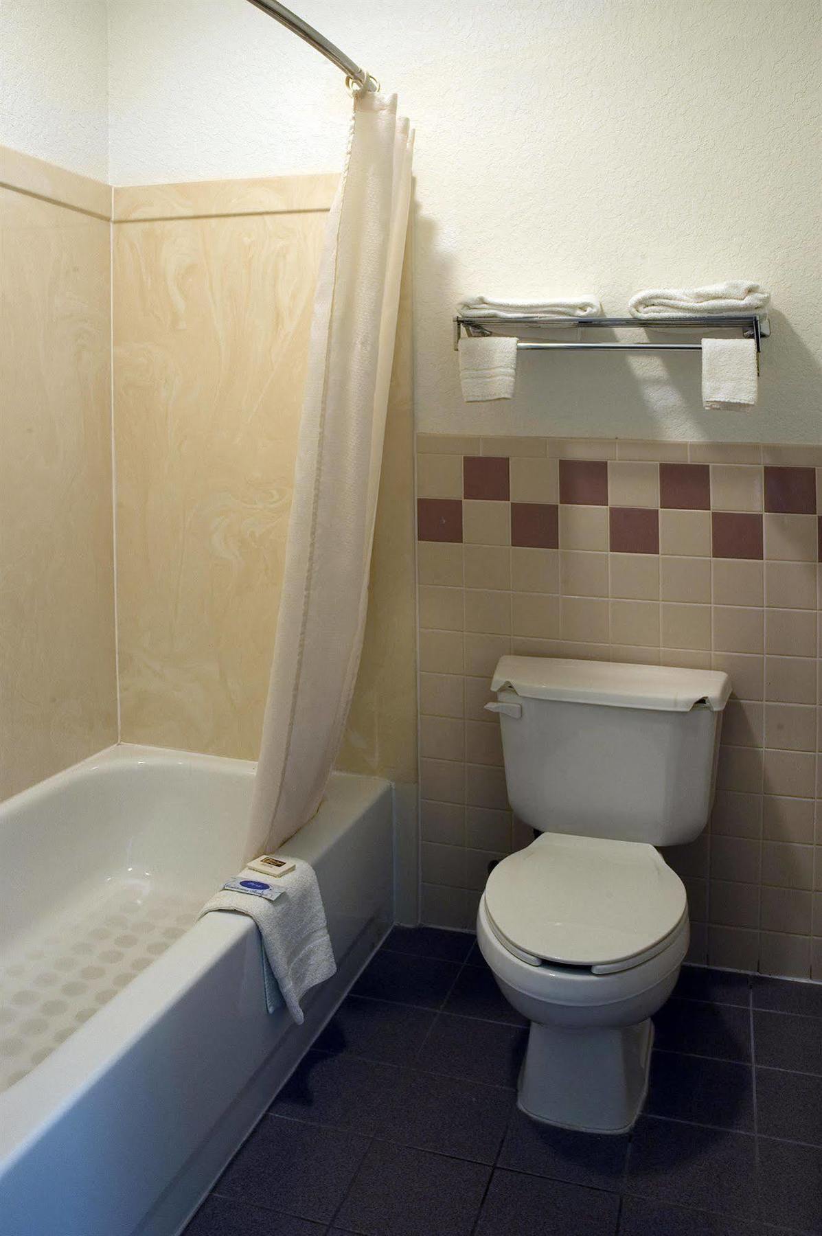 Budget Host Hempstead Inn Brookhollow/Energy Corridor Houston Ngoại thất bức ảnh