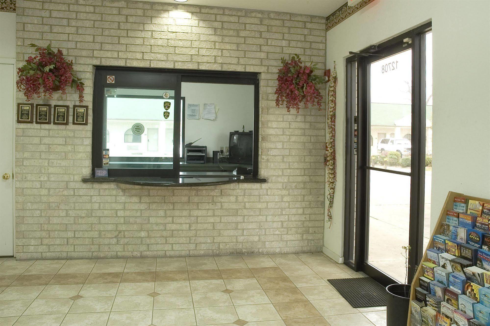 Budget Host Hempstead Inn Brookhollow/Energy Corridor Houston Ngoại thất bức ảnh